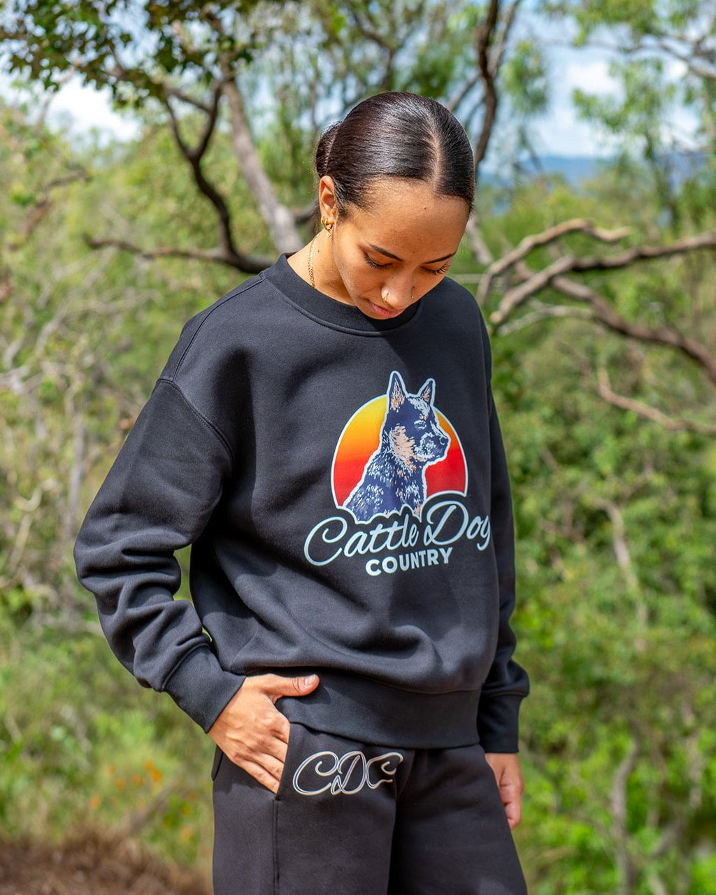 womens relax crew jumper black