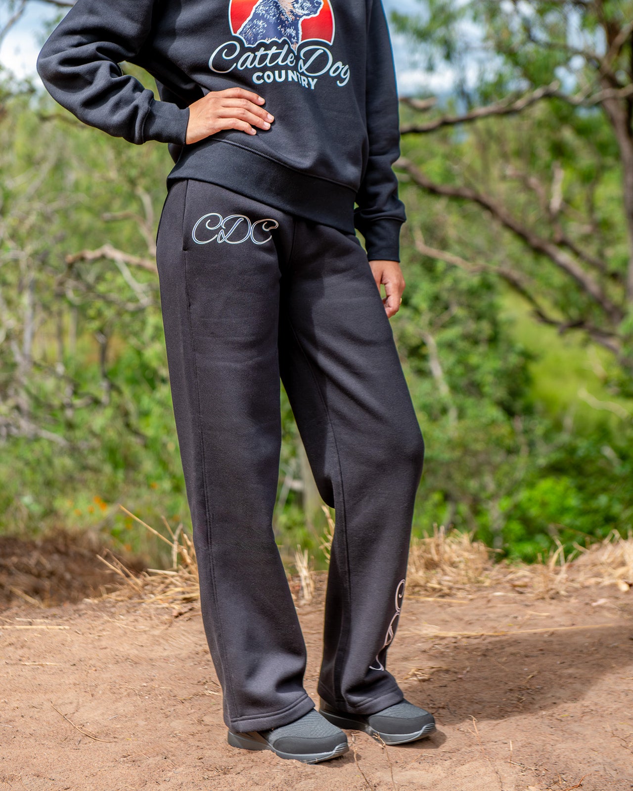 womens relax cuffless track pants black angle